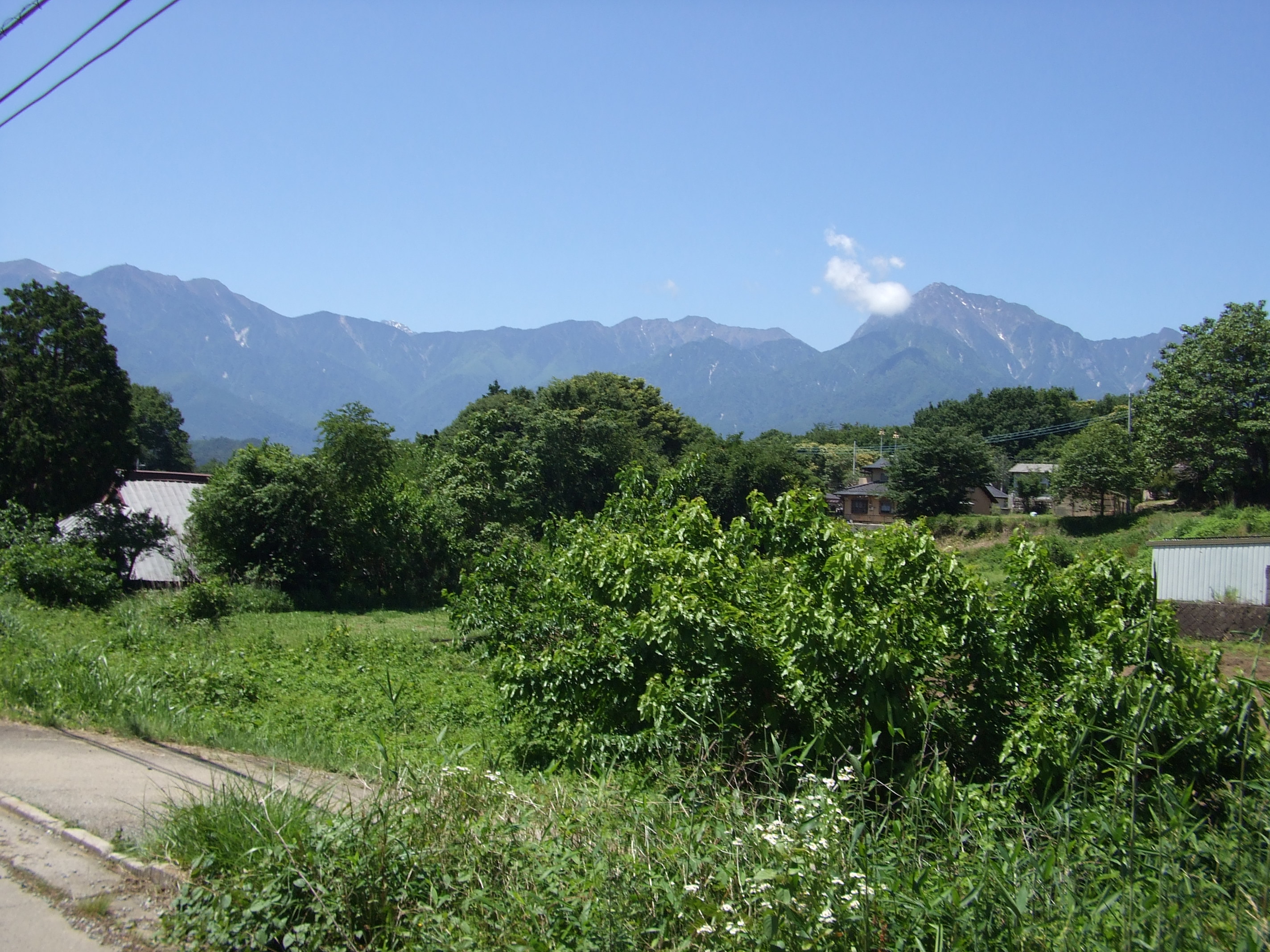 山梨県北杜市長坂町中丸売地