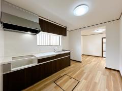 三重県名張市美旗町池の台東売戸建住宅