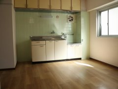 湊川第2マンション2階